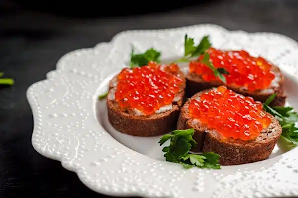 ricette di Natale 2017-tartine pane nero caviale