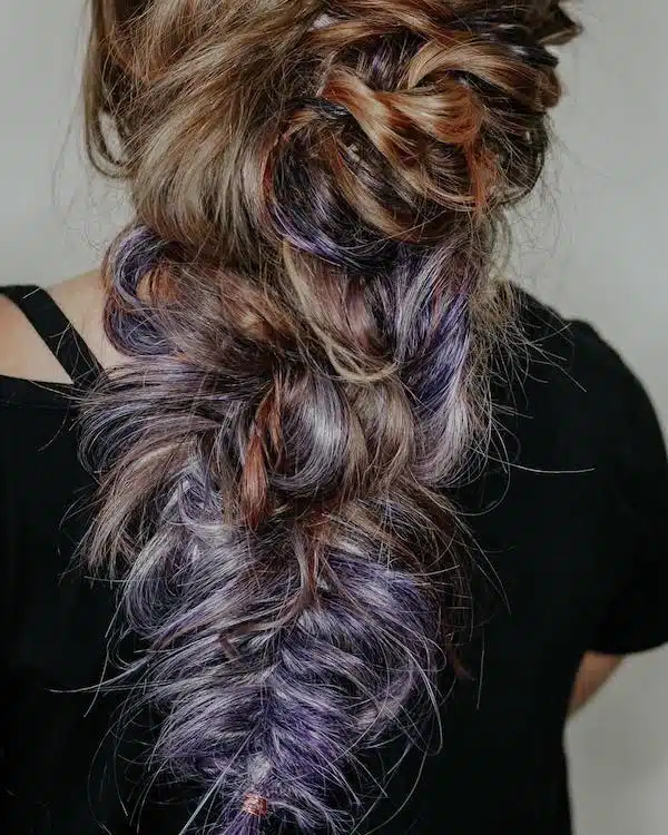 capelli colorati sposa castano e viola