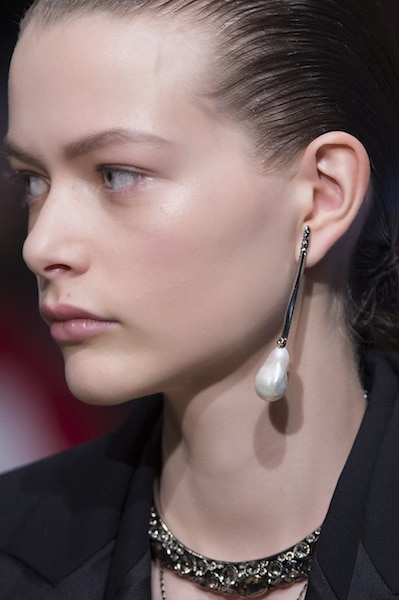 McQueen orecchini inverno 2019-09