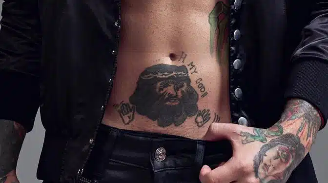 fedez tatuaggio Gesù