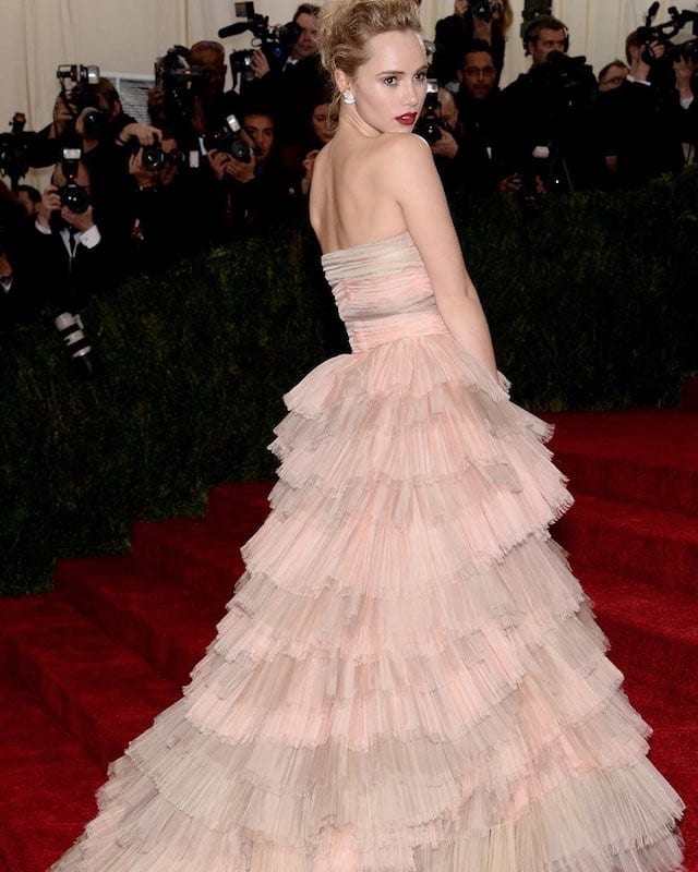 Suki-Waterhouse-Burberry Met Gala