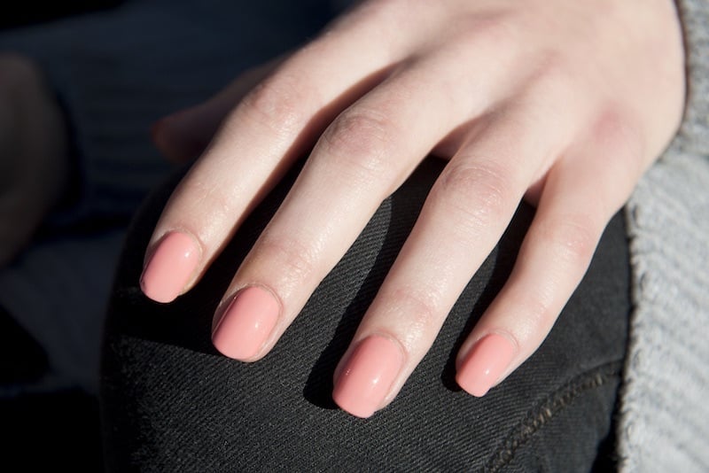 smalto rosa tendenze estate 2018