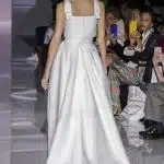 Abito da sposa con bretelle e coda Jesus Peiro 2019