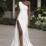Abito da sposa monospalla Pronovias 2019