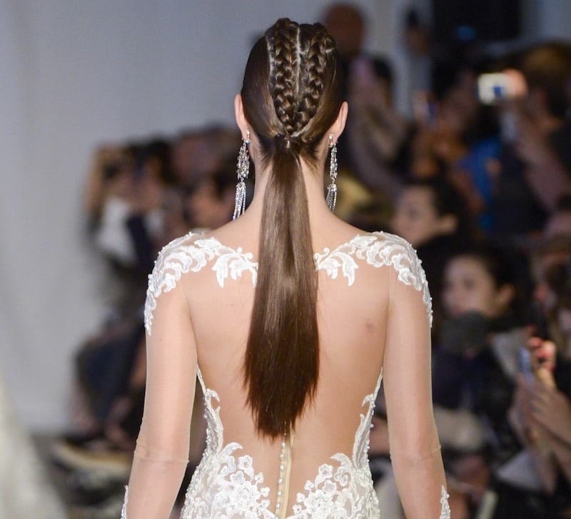 capelli-sposa-2019-treccia-e-coda