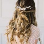 Capelli sposa semiraccolto