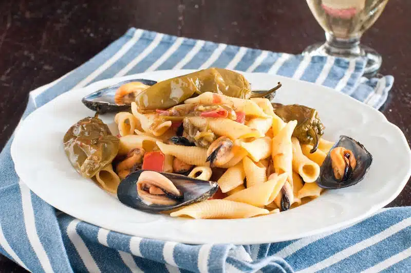 Pasta cozze friggitelli ricetta