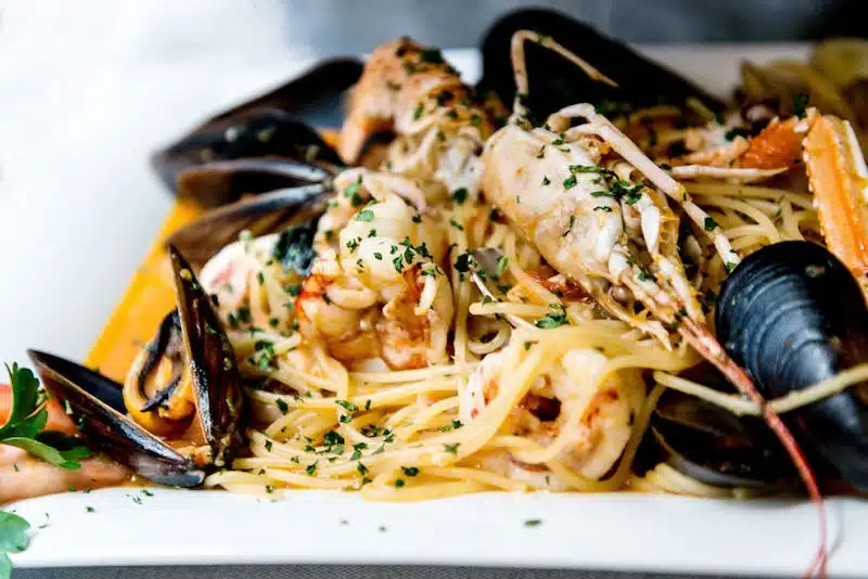 pasta spaghetti cozze e scampi