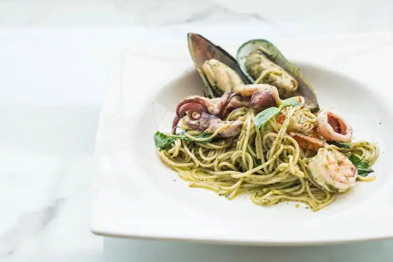 spaghetti-cozze-pesto-frutti-di-mare