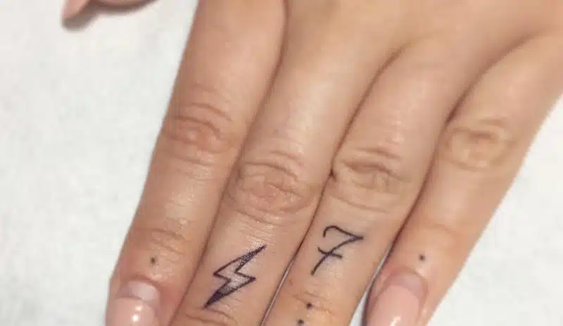 tatto dita numeri