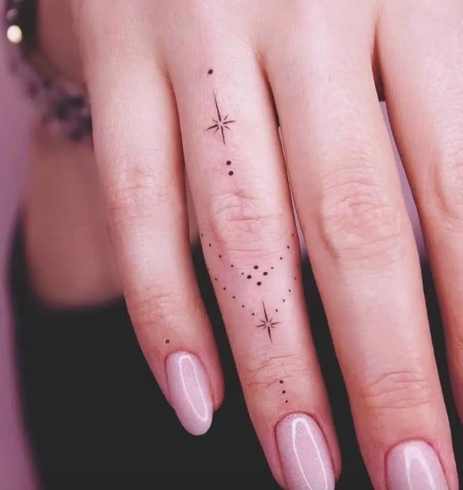 tatuaggi piccoli sulle dita