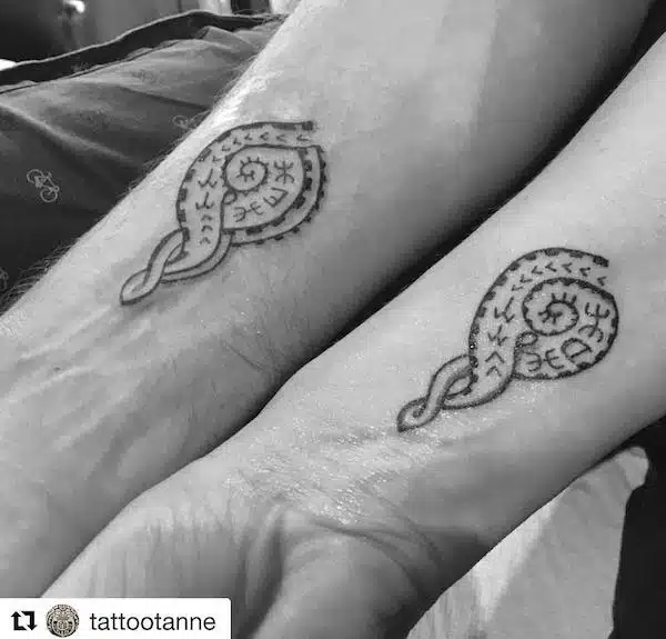 tatuaggio polinesiano di coppia