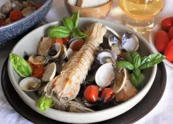Vongole veraci e canocchie in padella Ricetta