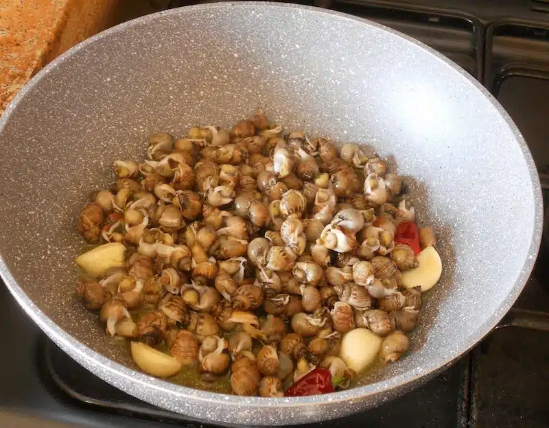 sugo spaghetti vongole veraci e maruzzelle