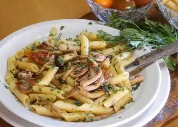 Pasta ai funghi pioppini Ricetta