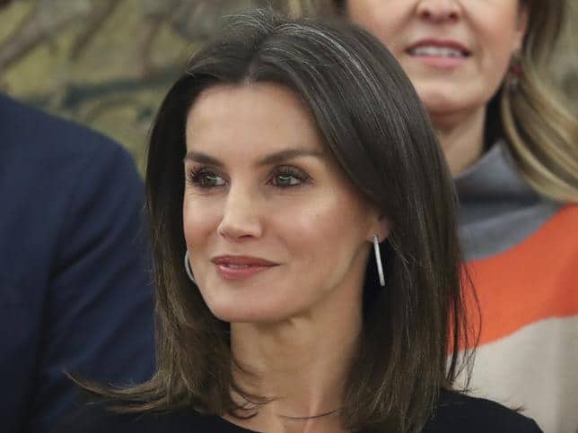 letizia di spagna capelli grigi