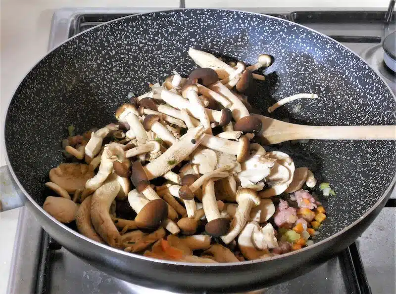 Pasta funghi e salsiccia 2
