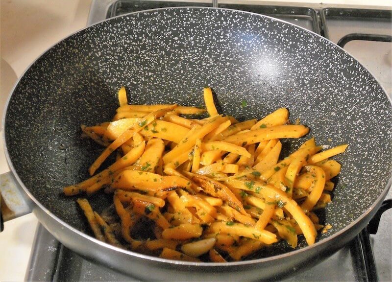 Zucca e funghi in padella 