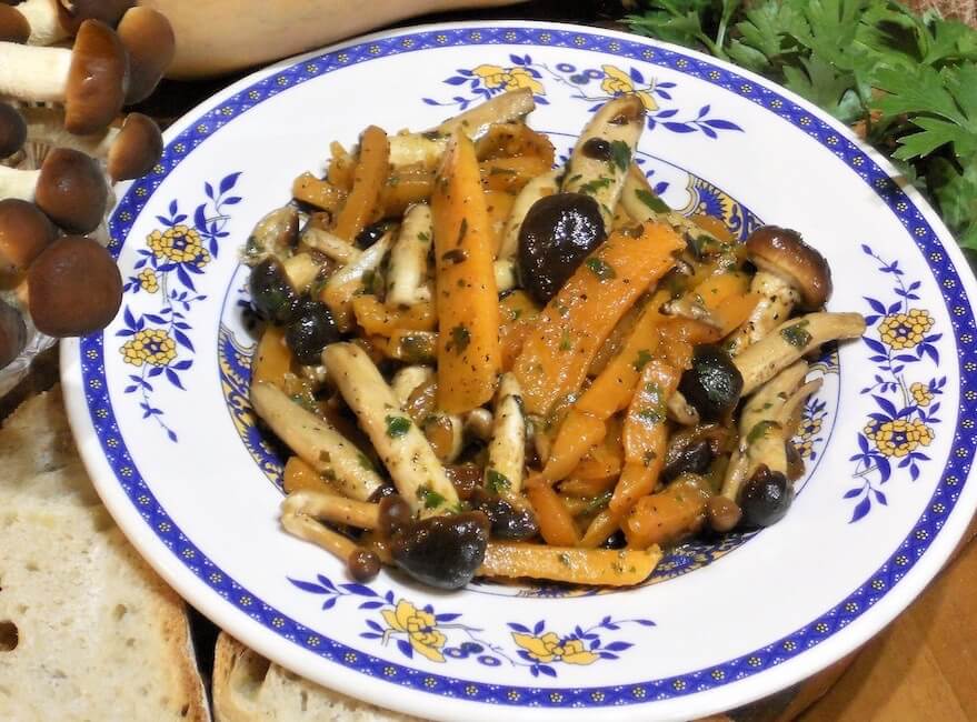 Zucca e funghi in padella