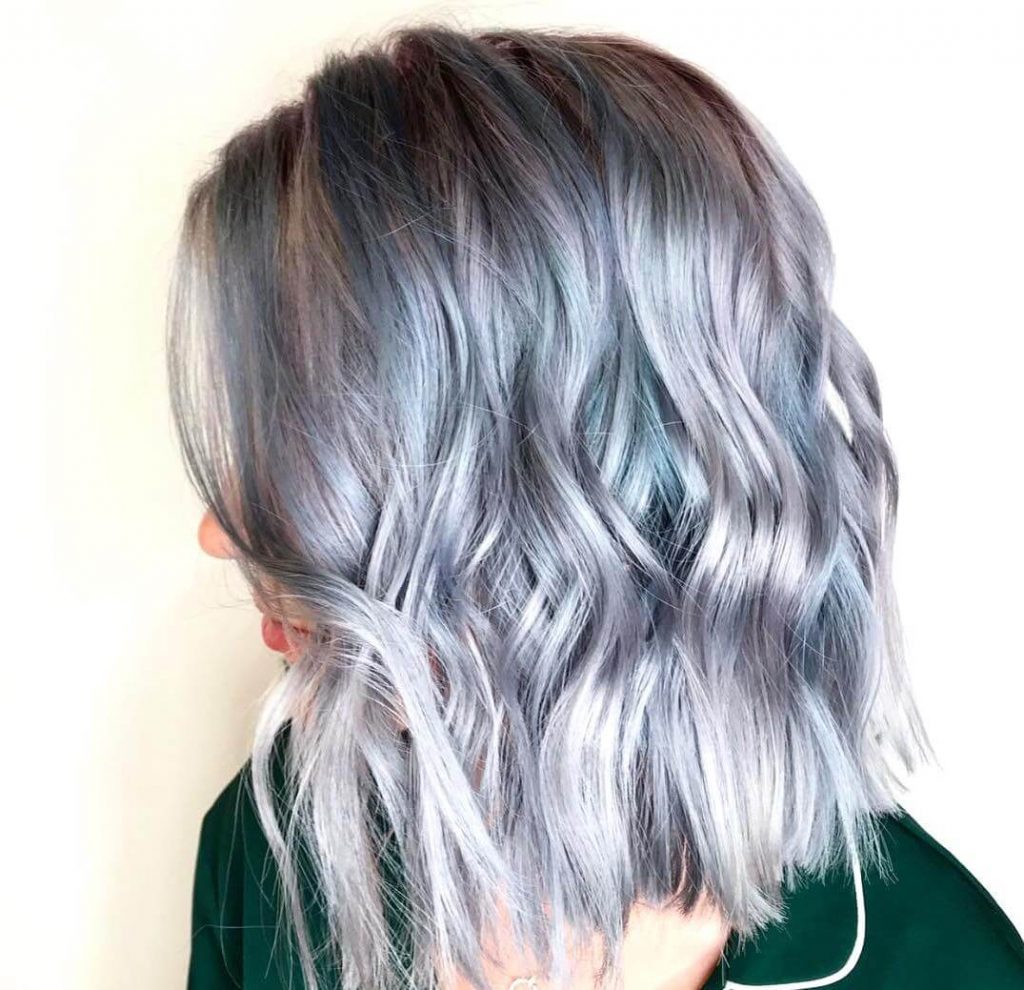 Shatush mossi tinte capellistyle ottenere naturale biondo hairfly colpi freddo tipologie disposizione Capelli grigi donna: tinti o naturali, ecco le tendenze dell'anno