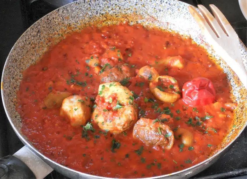 Polenta con funghi porcini al pomodoro