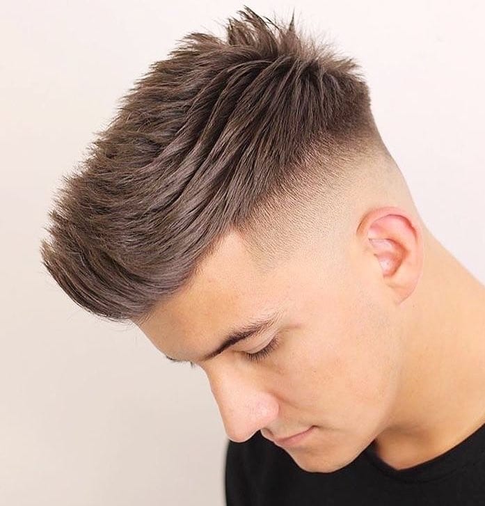 capelli corti 2019 uomo rasatura laterale