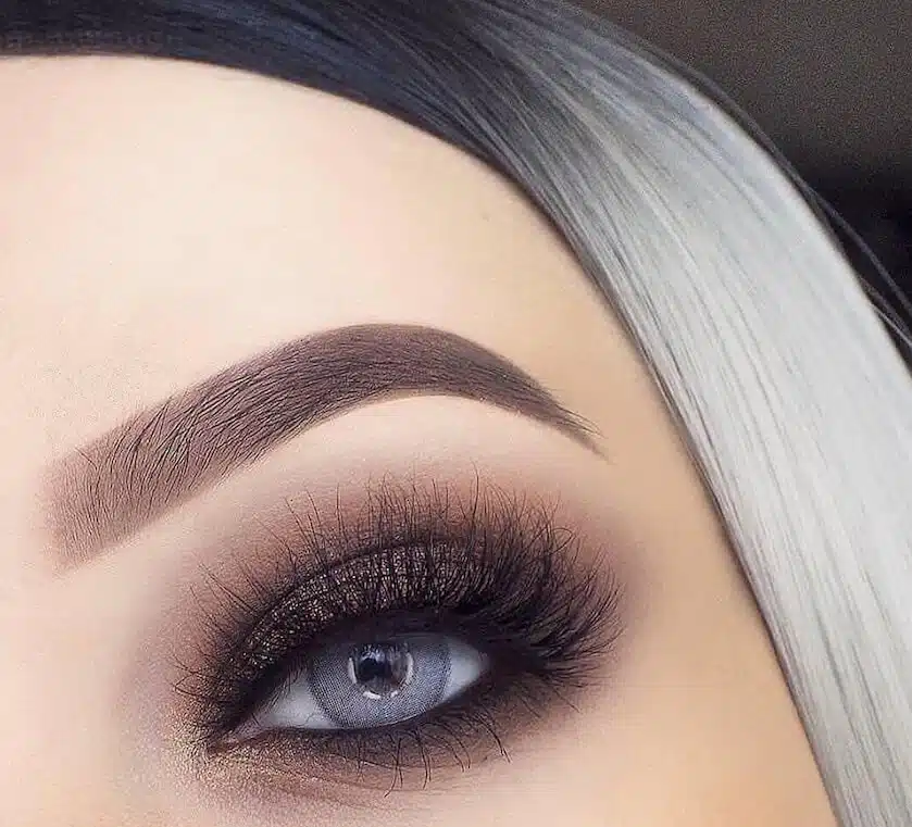 Smokey eyes capelli grigi