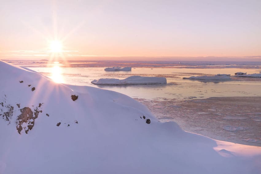 Tramonto sulla Disko Bay in Groenlandia