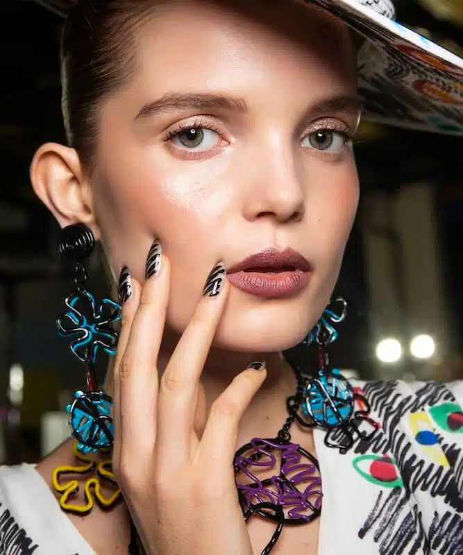 Moschino nails art 2019