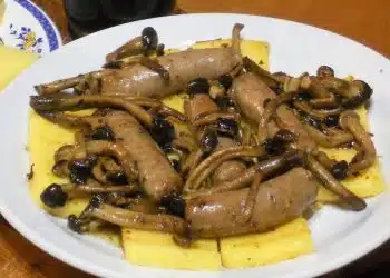 Polenta con funghi e salsiccia ricetta