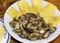 Polenta e funghi trifolati. La ricetta semplice e veloce