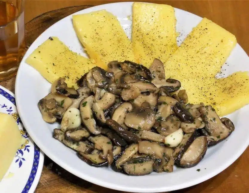 olenta con funghi trifolati ricetta