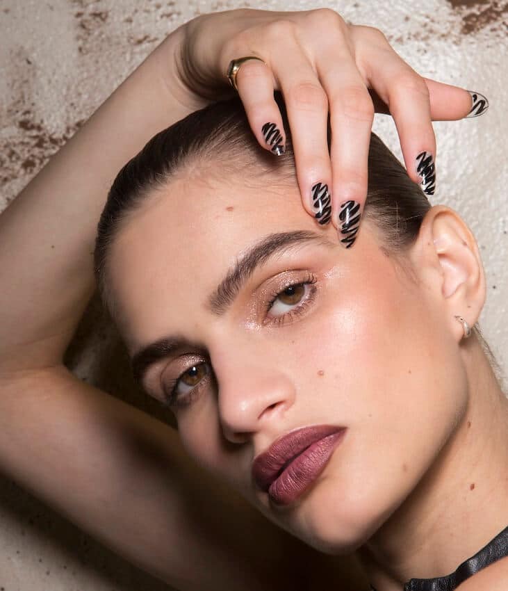 Smalti unghie primavera estate 2019,nail art essie