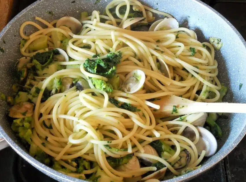 Bucatini alle cime di rapa e vongole veraci 5