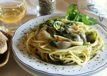 Bucatini con cime di rapa e vongole
