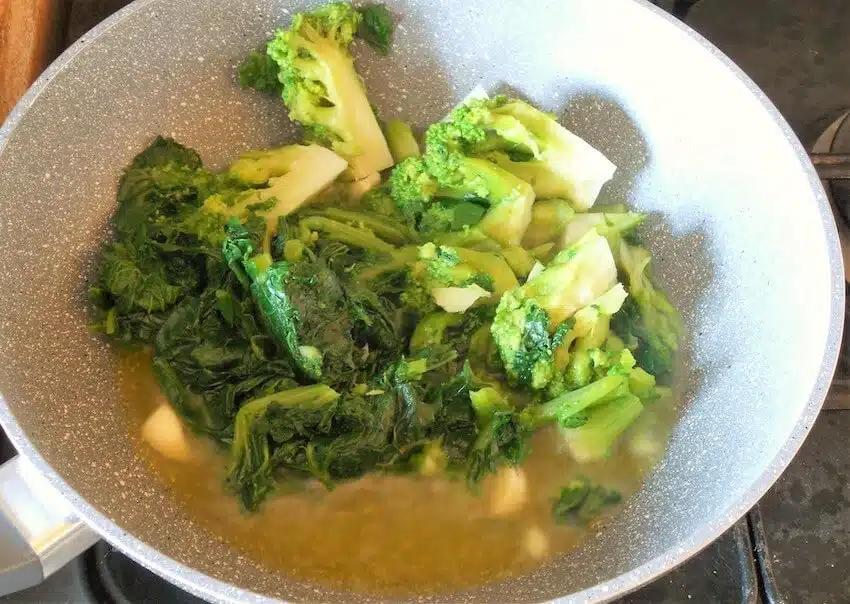 Bucatini con cime di rapa e vongole veraci