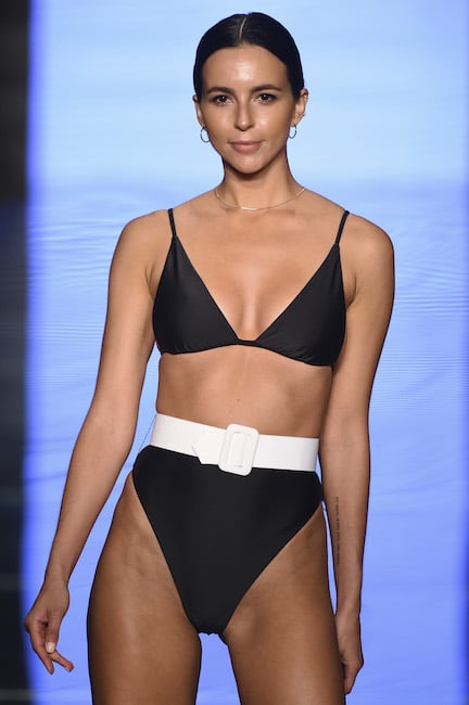 Gigi c bikini 01