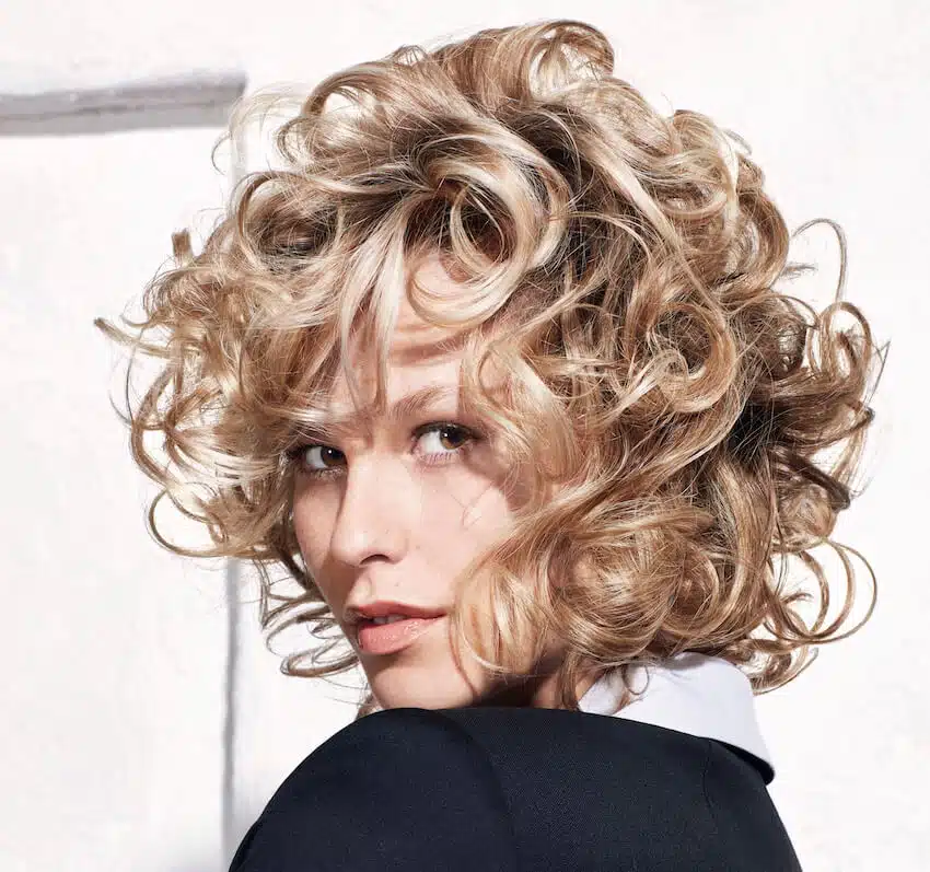 capelli ricci biondi JLD estate 2019