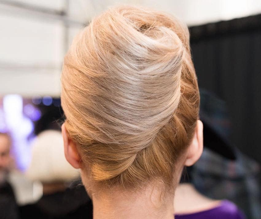 chignon alto banana 2019-acconciatura-09