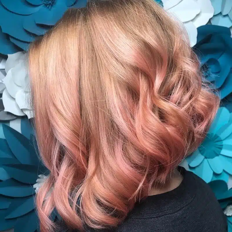 sfumature rosa pesca capelli biondi estate 2019