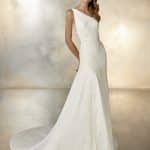 Abito da sposa monospalla Pronovias 2020