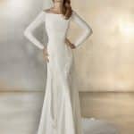 Abito da sposa bianco con maniche lunghe