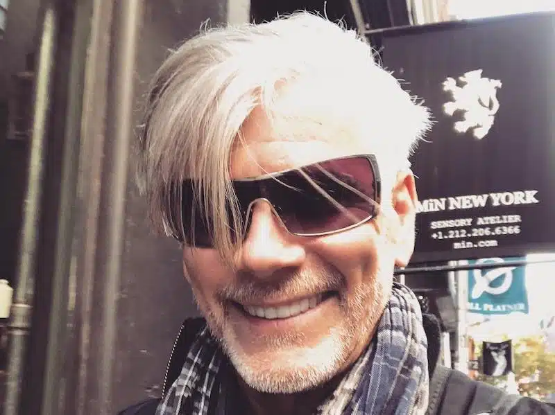 capelli uomo bianchi taglio frangia