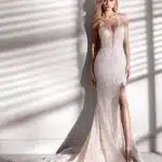 Abito da sposa in pizzo Nicole Couture