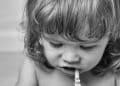 come lavare i denti ai bambini