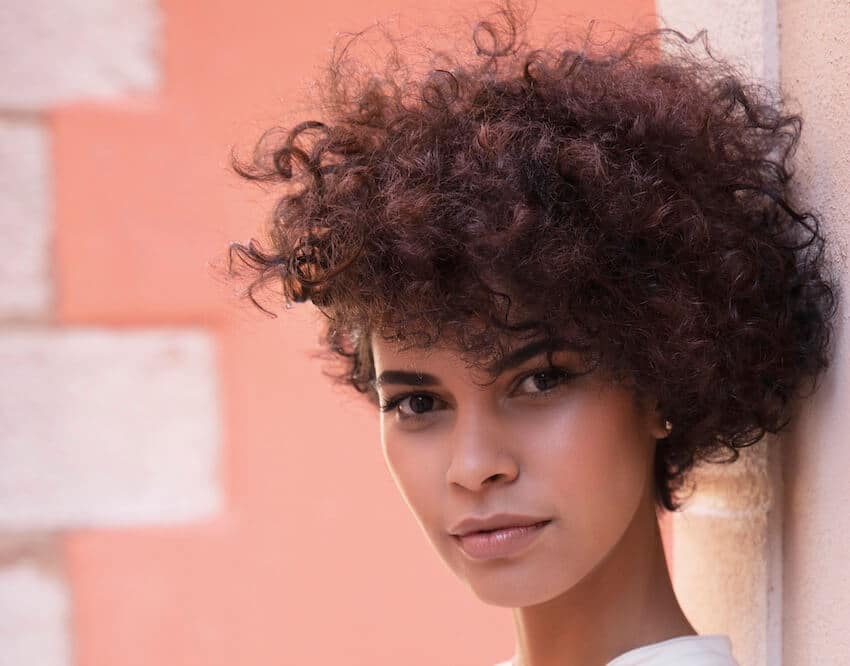 permanente afro capelli corti