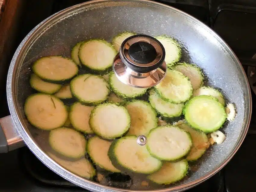 cuocere zucchine in padella