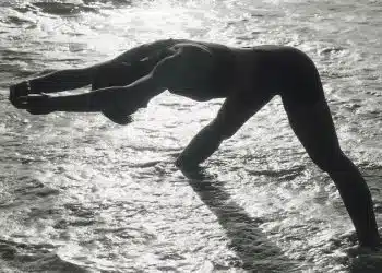 Esercizi per dimagrire da fare in spiaggia e al mare