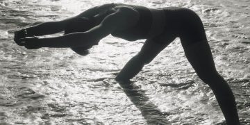 Esercizi per dimagrire da fare in spiaggia e al mare