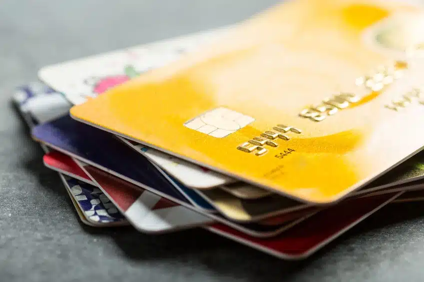 differenza carta di credito bancomat postepay